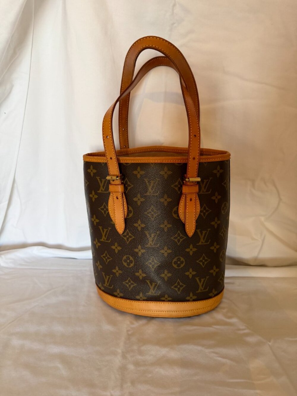 Louis Vuitton Bucket Bag with Dust Bag - Picture 2 of 5
